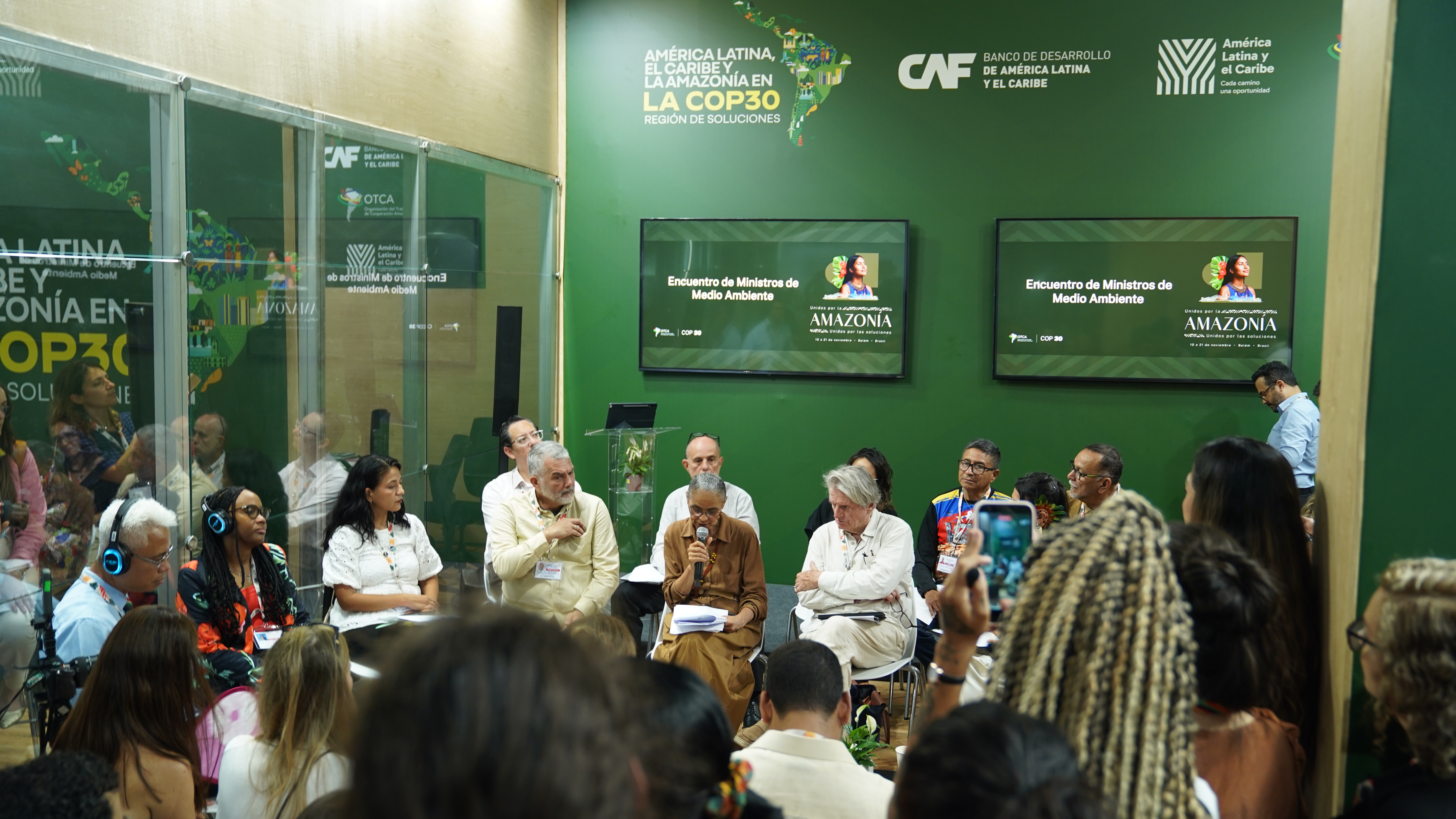Ministros de la Amazonía promueven soluciones comunes  en el Pabellón CAF-OTCA