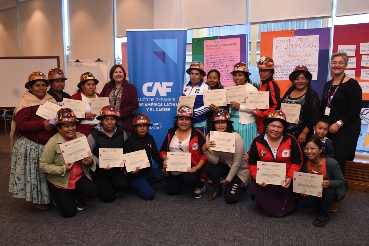 CAF fortalece habilidades de liderazgo de 15 mujeres mineras de Bolivia