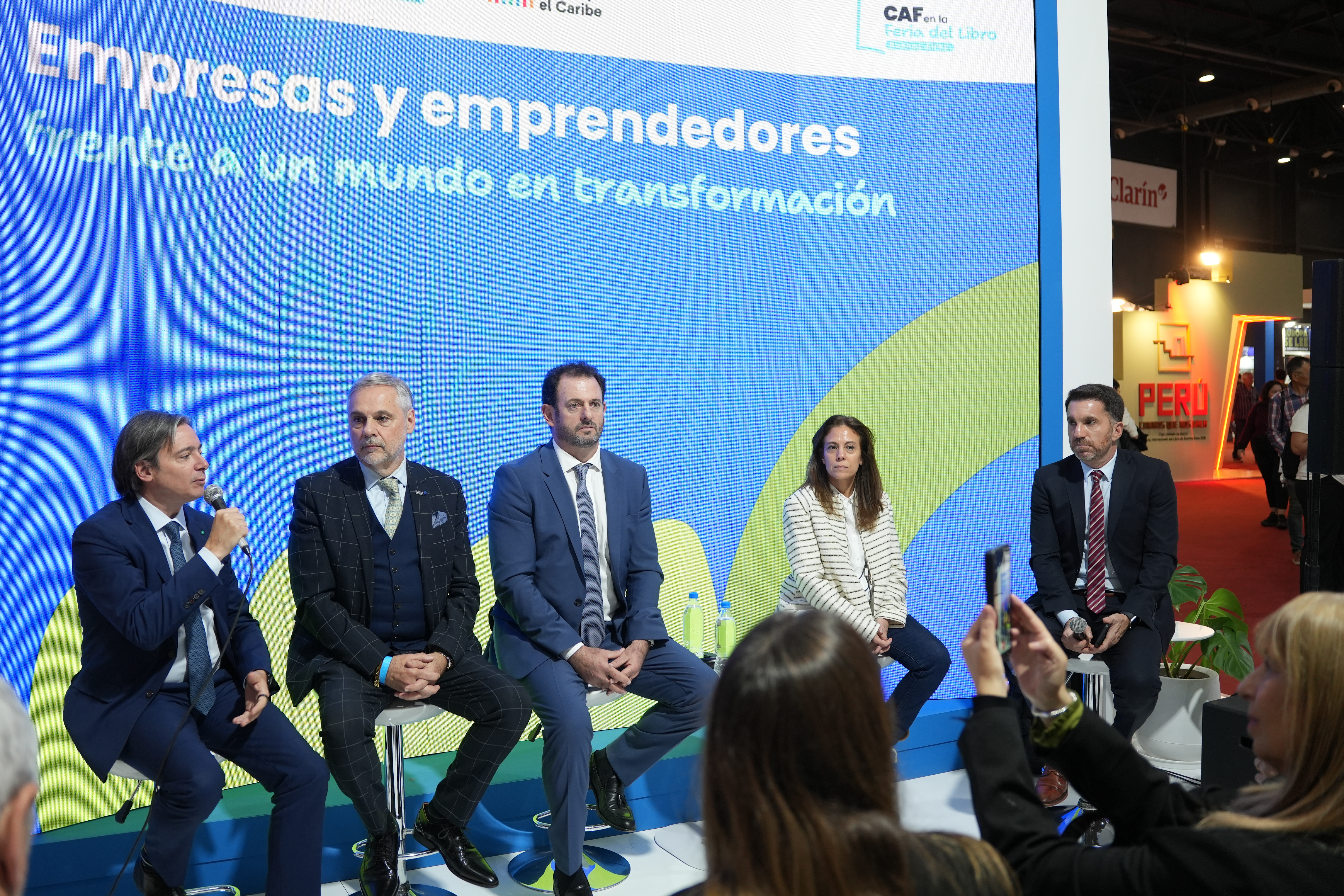 Empresas y emprendedores debatieron el futuro productivo con CAF